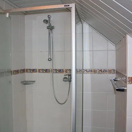 شقة Farm Situated Next To The Kellerwald-edersee National Park With A Sunbathing Lawn