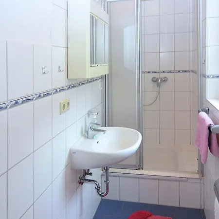 Farm Situated Next To The Kellerwald-edersee National Park With A Sunbathing Lawn Διαμέρισμα *