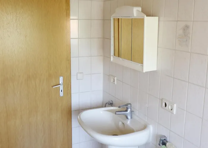 Farm Situated Next To The Kellerwald-edersee National Park With A Sunbathing Lawn דירה